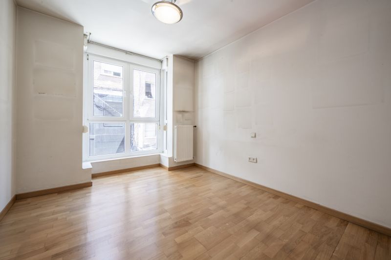 Enhance Floor Appearance With Professional Wood Floor Waxing Service!